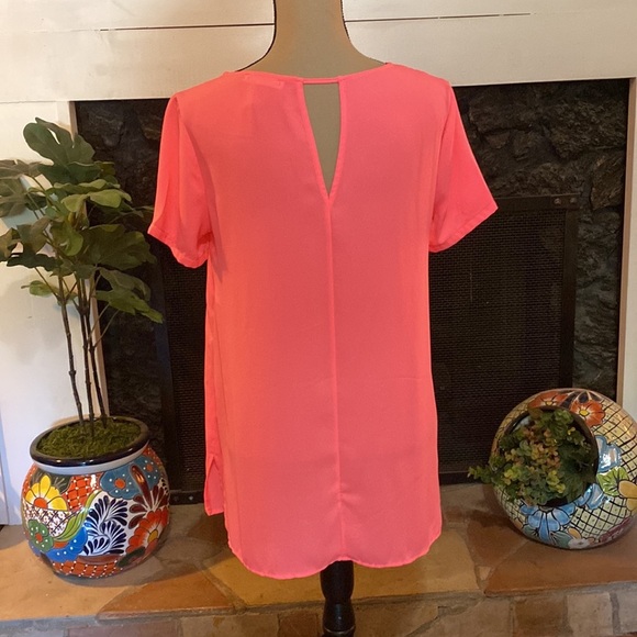 New neon pink sheer chiffon blouse - Picture 2 of 7